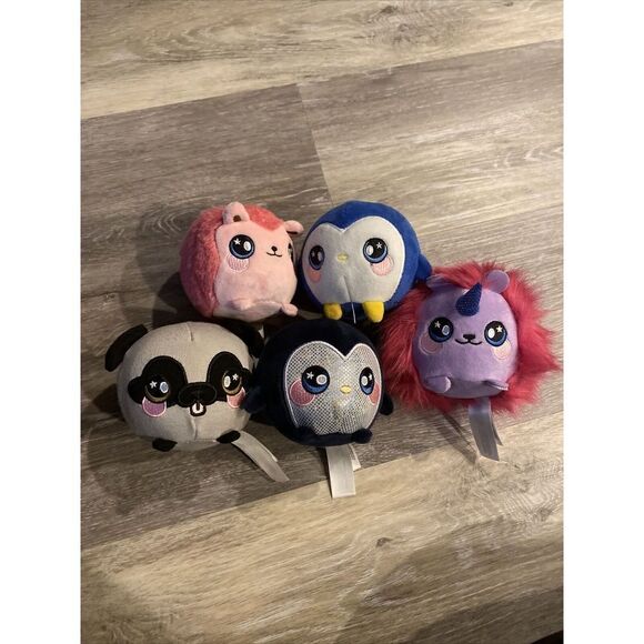 Squeezamals Plush Mini 3” Set of 5 pink, blue, black, grey - Picture 1 of 9